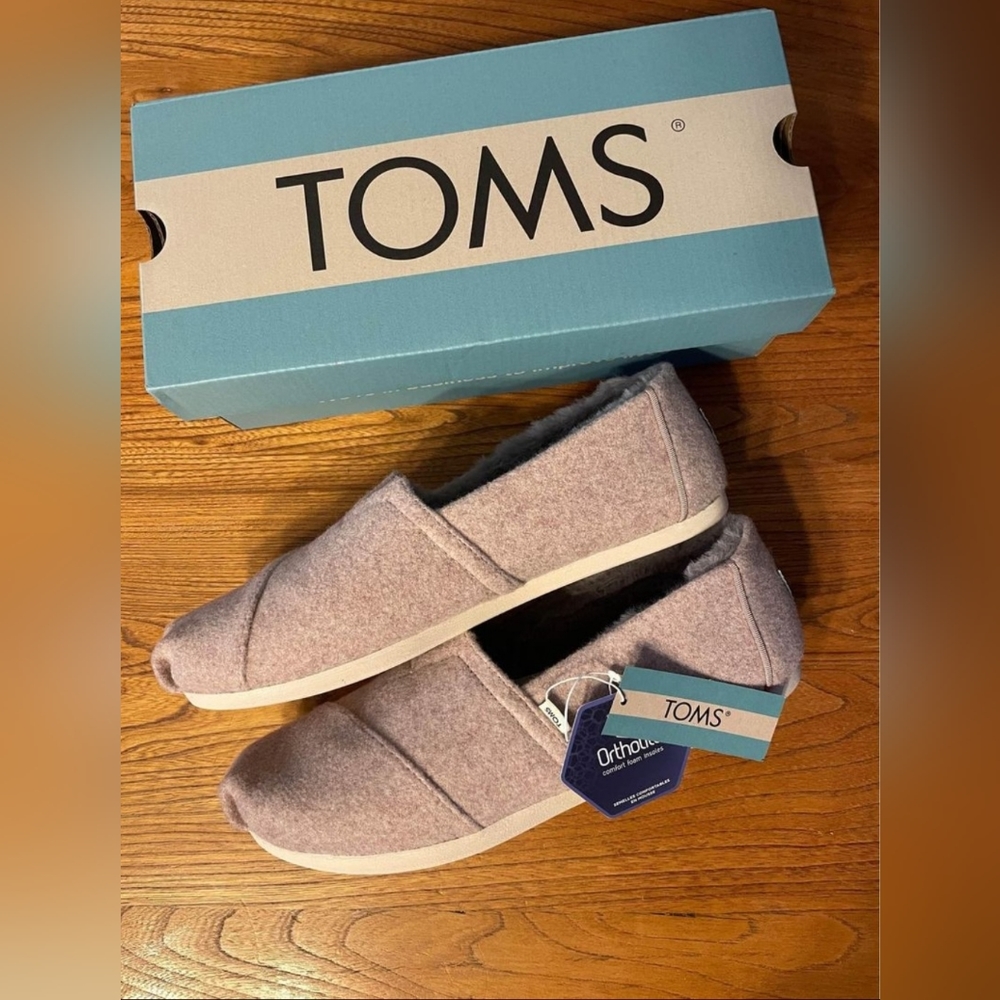 Women's Tom shoes size 8.5